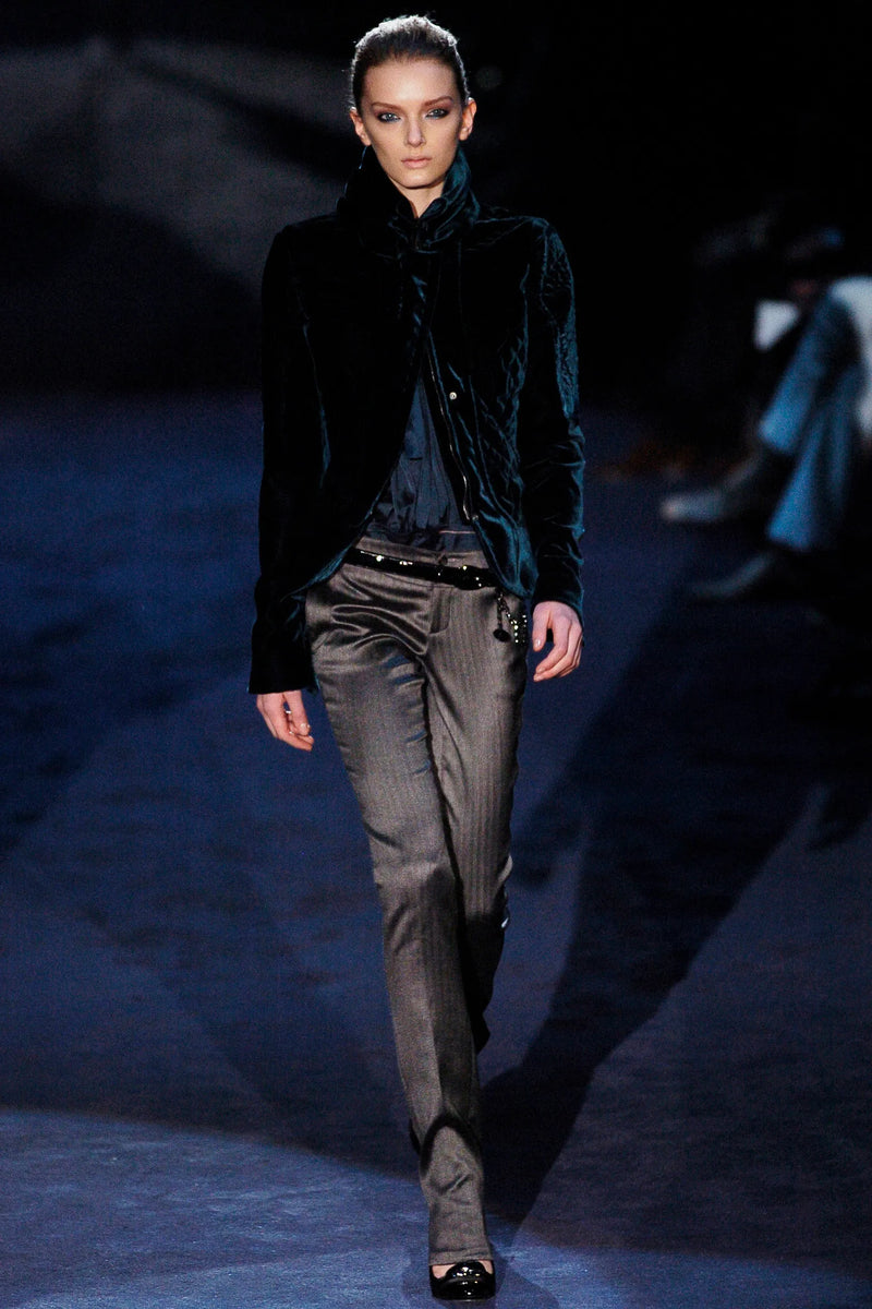Tom Ford Gucci F/W 2005 runway collection, model wearing green velvet jacket