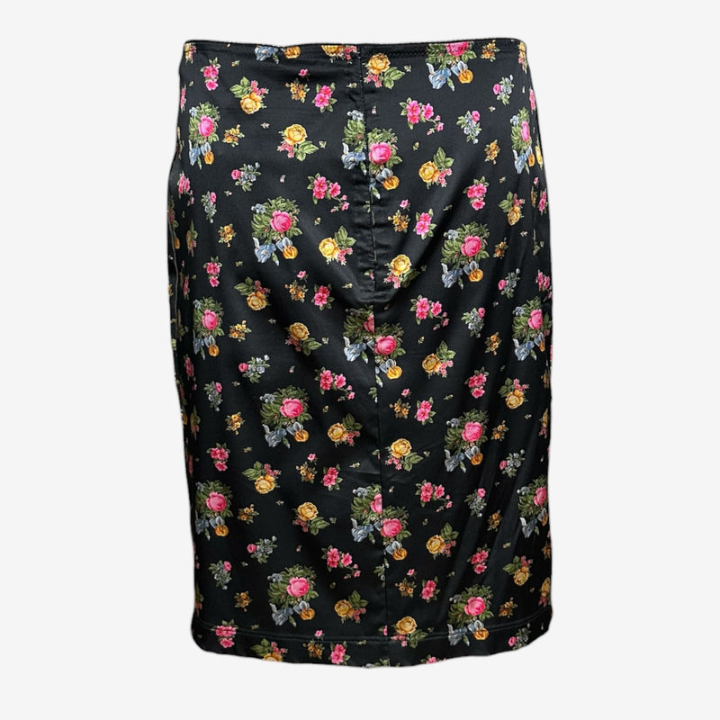 Waistband detail of black silk pencil skirt by Dolce & Gabbana with side zip closure