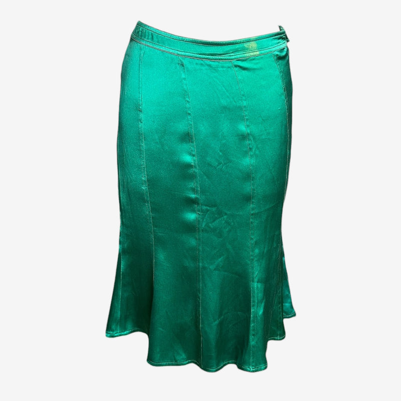 Emerald green silk satin midi skirt by Yves Saint Laurent Tom Ford, fitted silhouette with flared hem
