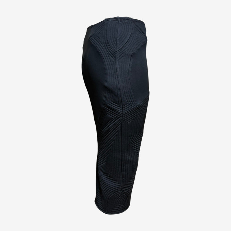 Black quilted pencil skirt by Yves Saint Laurent Tom Ford, fitted hip construction