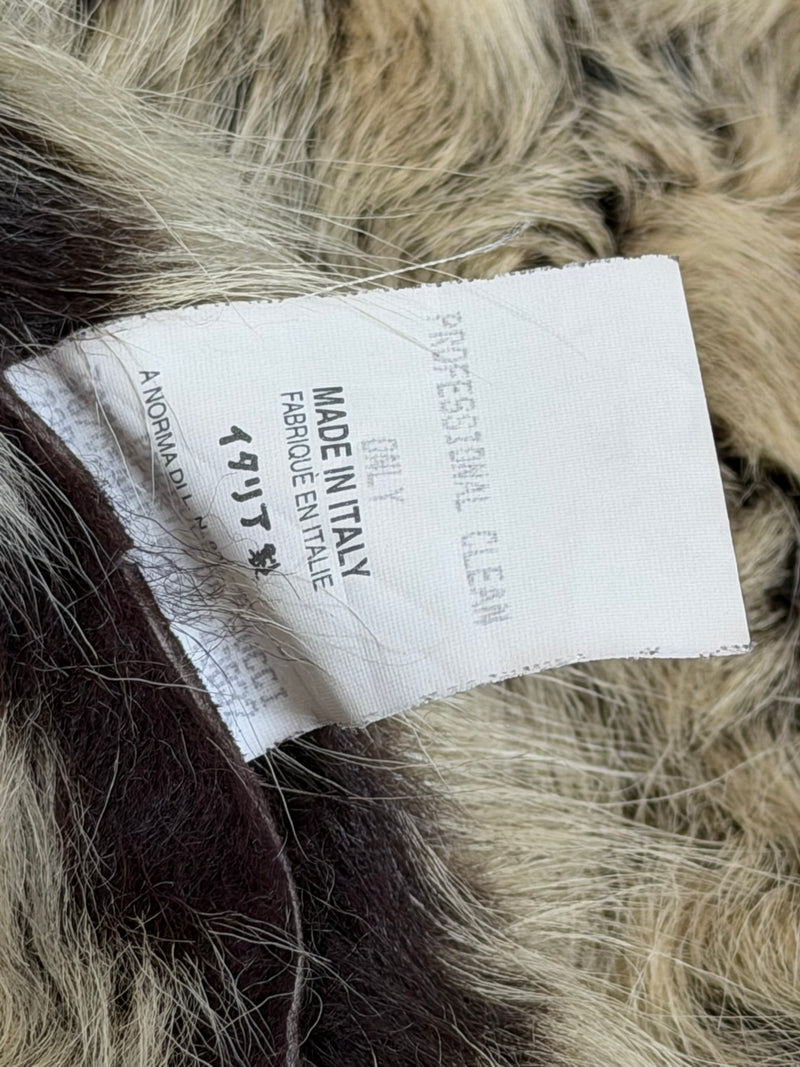 Brown shearling coat by Gucci Tom Ford, fabric texture and quality
