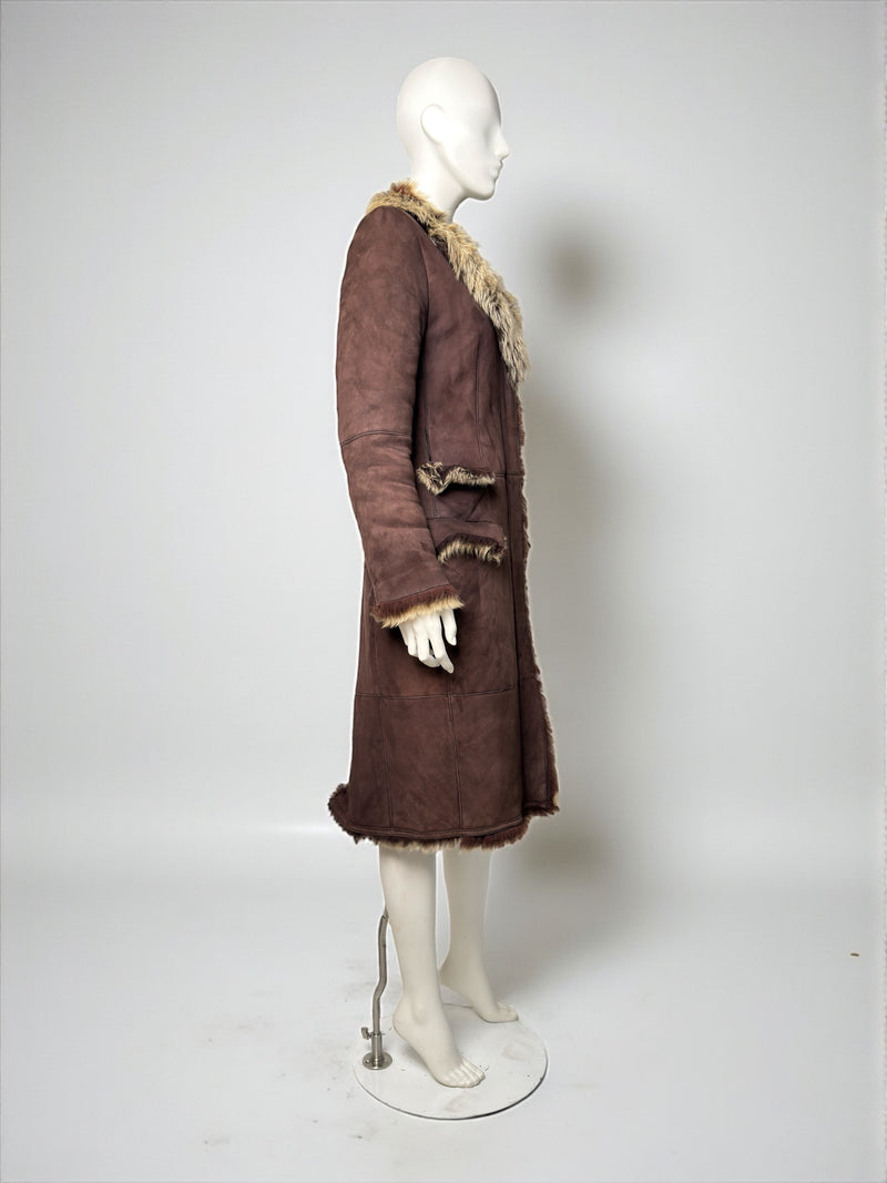 Brown shearling coat by Gucci Tom Ford, close-up of front fastening