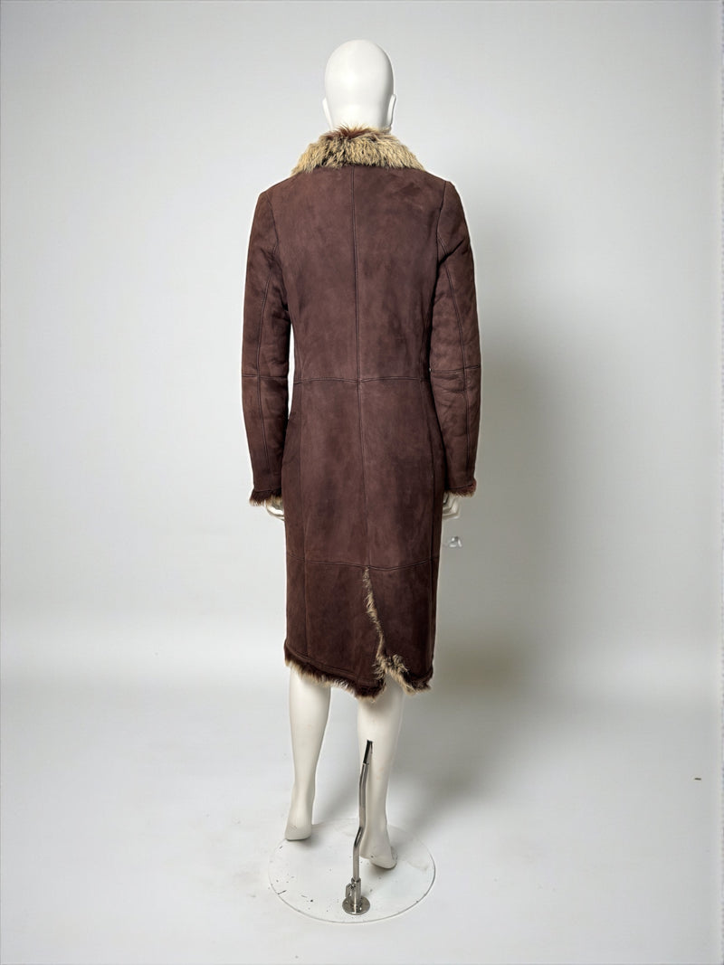 Brown shearling coat by Gucci Tom Ford, back neckline detail