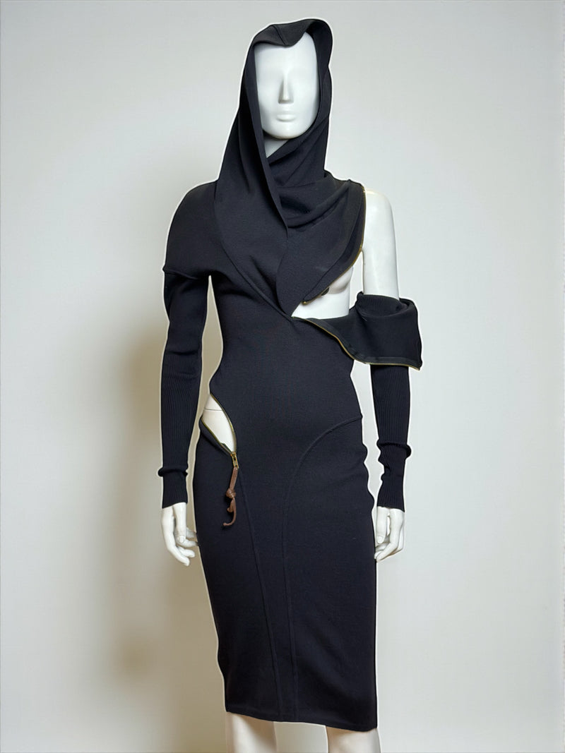 Azzedine Alaia 1986 dress side profile showing body-con fit